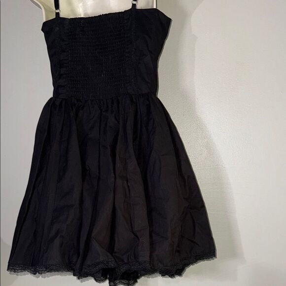 FOREVER 21
Lace-Trim Bow Bustier Mini Dress Small - Picture 12 of 13